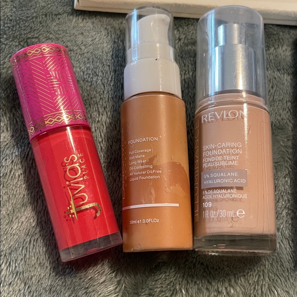 Makeup Bundle - Picture 2 of 6